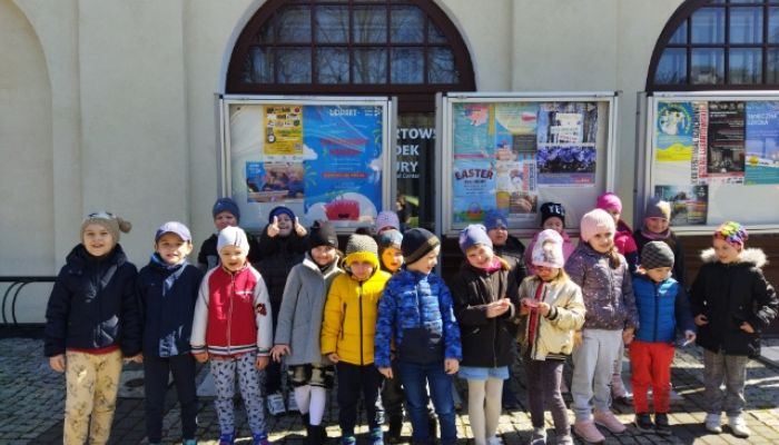 WYJŚCIE DO KINA LEWART