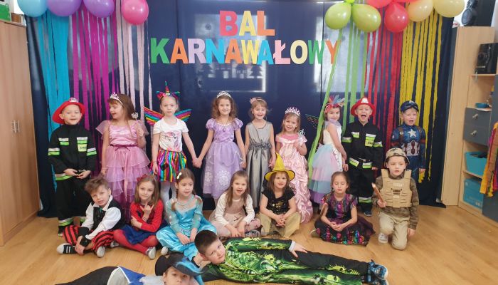 BAL KARNAWAŁOWY W GRUPIE ,,MOTYLKI’’