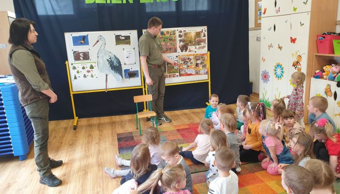LEŚNICY Z NADLEŚNICTWA LUBARTÓW PRZEPROWADZILI ZAJĘCIA EDUKACYJNO-PRZYRODNICZE W NASZYM PRZEDSZKOLU