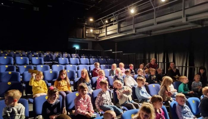 WYCIECZKA DO TEATRU ANDERSENA